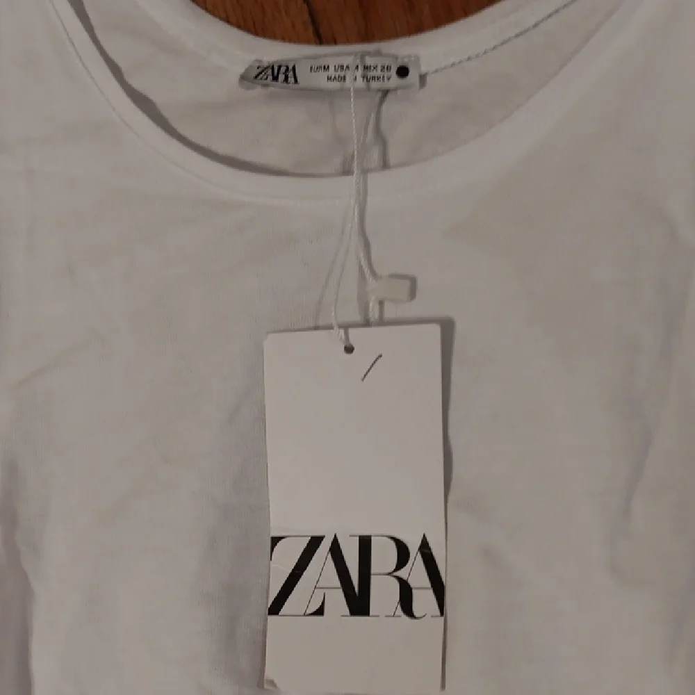 Zara White Tank Top with Long Fringe M NWT - Picture 2 of 4